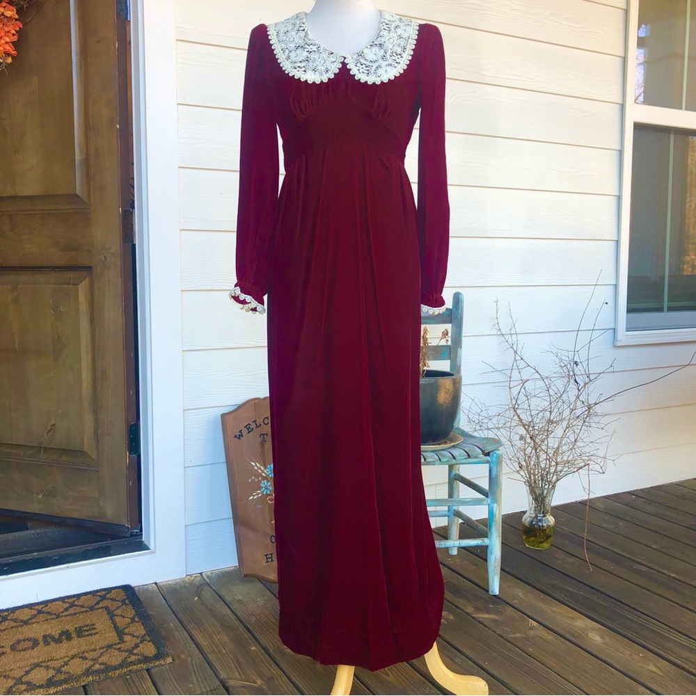 Vintage Edwardian Cranberry Velvet gown - Picture 2 of 14